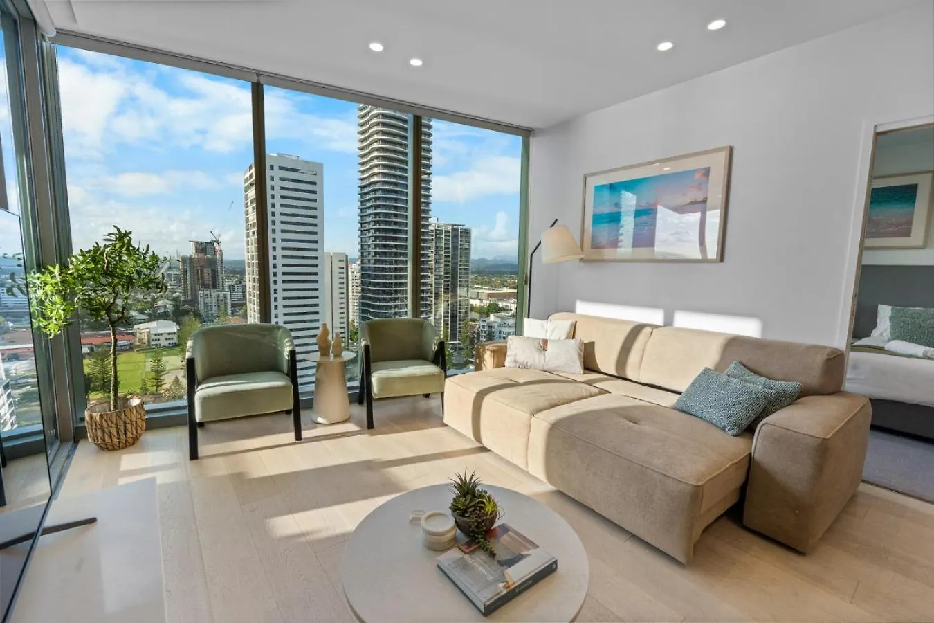 The Vista Coastline View 2Br Unit In Signature Broadbeach With Parking And Pool Gold Coast Australien