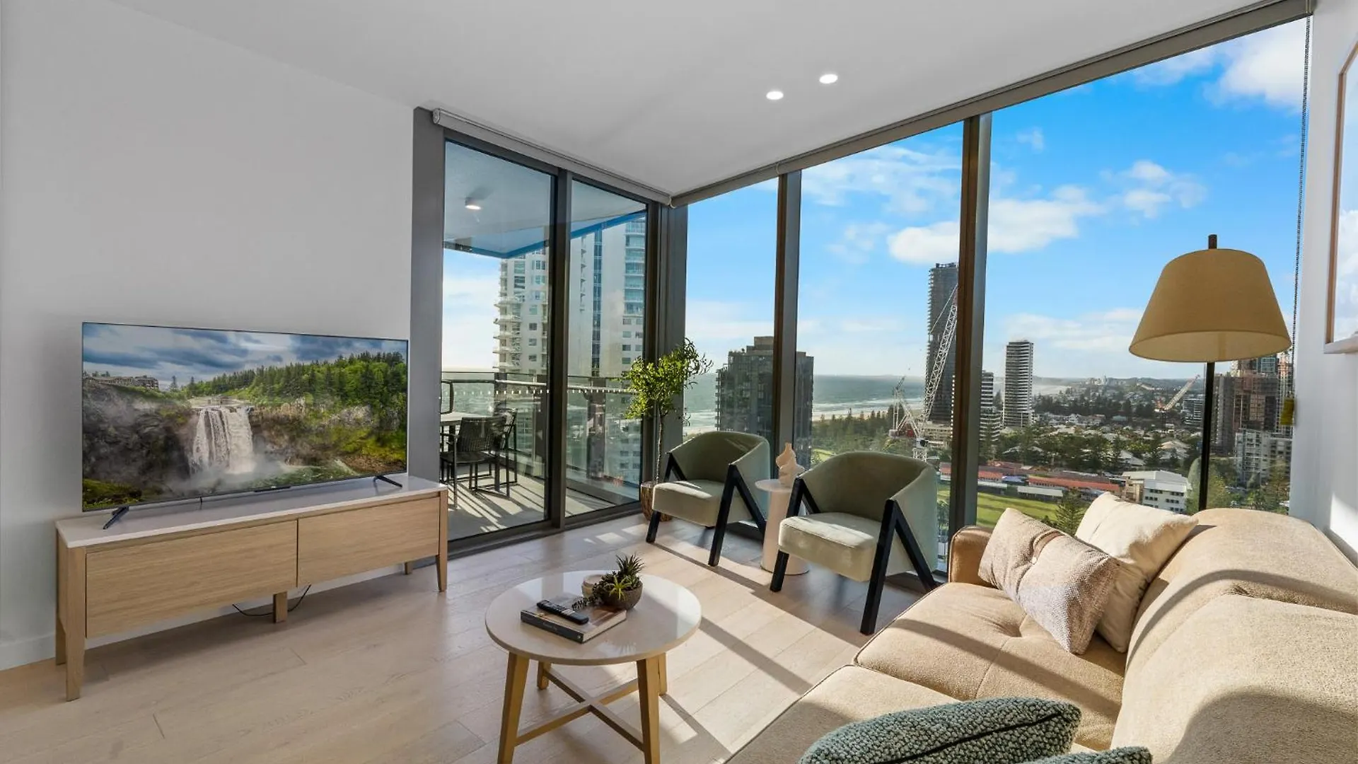 Apartment The Vista Coastline View 2Br Unit In Signature Broadbeach With Parking And Pool Gold Coast