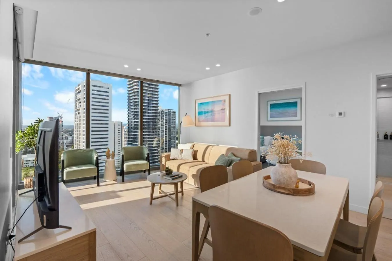 The Vista Coastline View 2Br Unit In Signature Broadbeach With Parking And Pool Gold Coast Apartment
