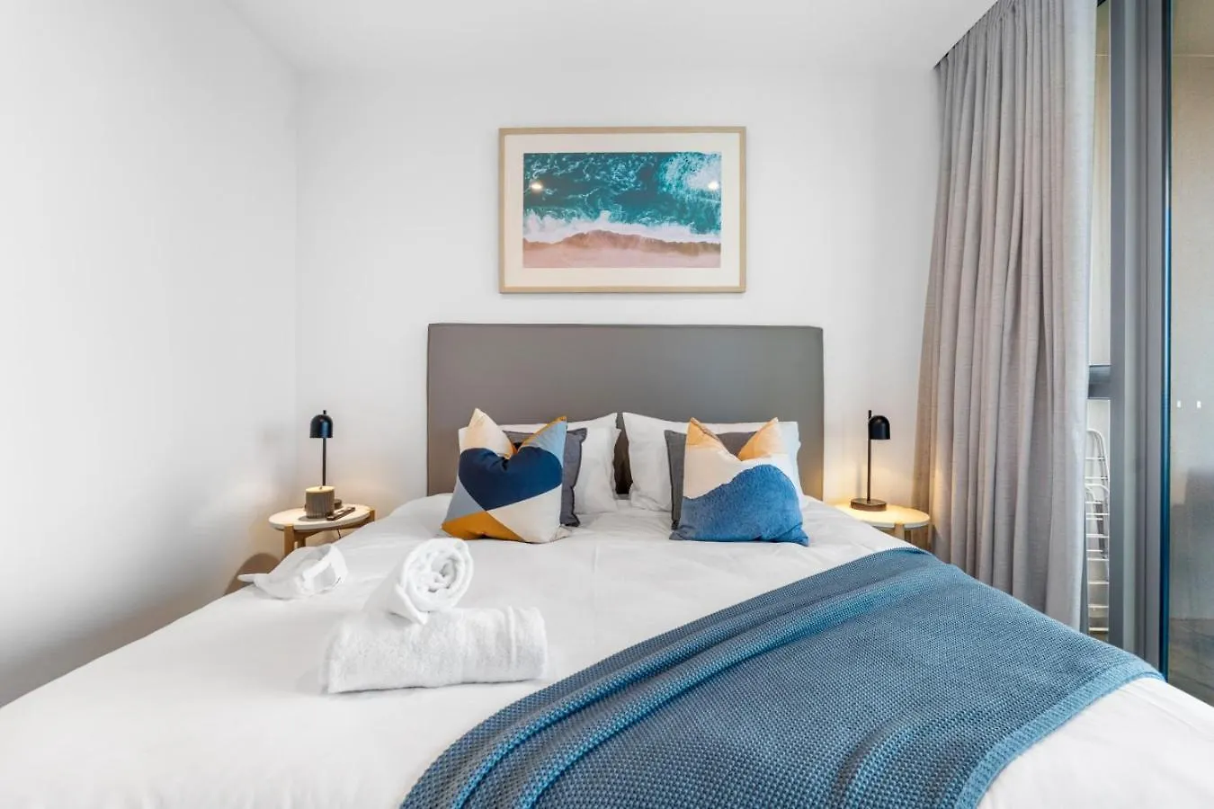 Apartment The Vista Coastline View 2Br Unit In Signature Broadbeach With Parking And Pool Gold Coast