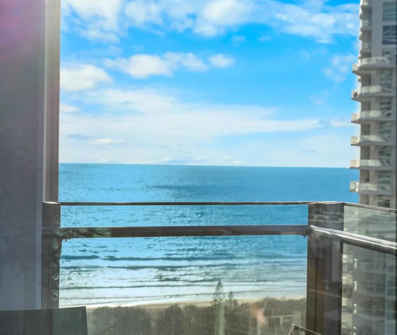 The Vista Coastline View 2Br Unit In Signature Broadbeach With Parking And Pool Gold Coast